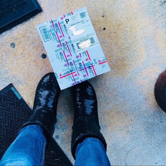 Hi! I’m Shannon aka SavingSistah - Picture 5 of 9